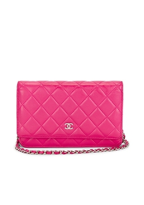 chanel Chanel Lambskin Classic Wallet On Chain in Hot Pink - Pink. Size all.