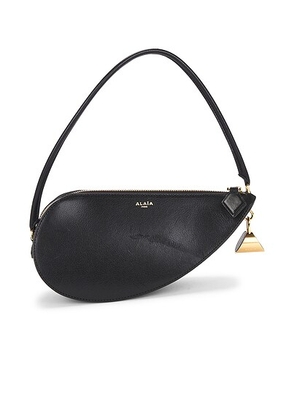 alaa ALA?A Le Demi-Coeur Bag in Noir - Black. Size all.