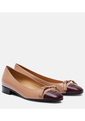 Valentino Garavani Valet Du Roi leather ballet flats