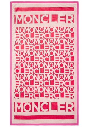 Moncler Logo Print Towel in Pink - Pink. Size all.