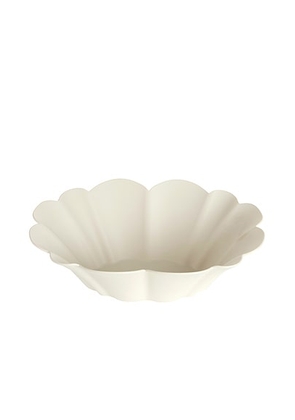 Maison Balzac Cloud Serving Basket in Ivory - Ivory. Size all.