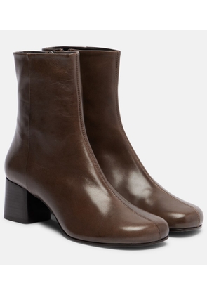 Lemaire Anatomic 55 leather ankle boots