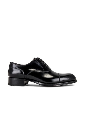 TOM FORD Edgar Lace Up Dress Shoe in Black - Black. Size 8 (also in 9).