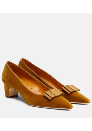 Manolo Blahnik Reador 50 velvet pumps