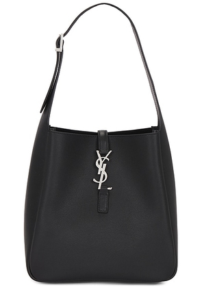 Saint Laurent Le 5 A 7 Supple Hobo Bag in Nero - Black. Size all.