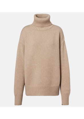 Extreme Cashmere Oversize Xtra cashmere turtleneck sweater