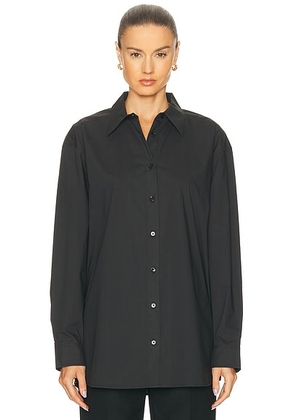 Toteme Classic Tumbled Shirt in Washed Black - Black. Size 40 (also in ).