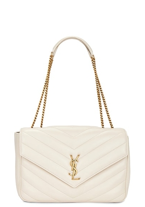 Saint Laurent Large Loulou Chain Bag in Crema Soft - Cream. Size all.