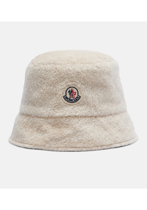 Moncler Logo reversible teddy bucket hat