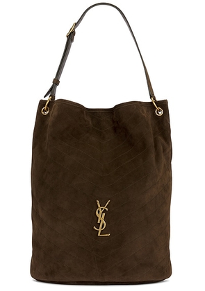 Saint Laurent Niki Supple Bucket Bag in Light Musk. Size all.