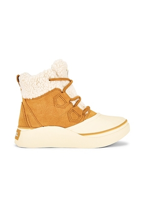 Sorel Out N About Iv Chillz Boot in Canyon Gold & Honey White - Tan. Size 6 (also in 7, 8, 9).