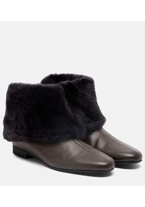Toteme Shearling-lined leather ankle boots