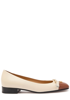 Valentino Garavani Valet Du Roi 20 Leather Pumps - Cream - 39 (IT39 / UK6)