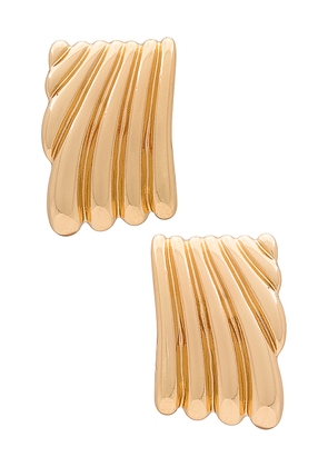 Amber Sceats Ribbed Statement Earring in Metallic Gold.