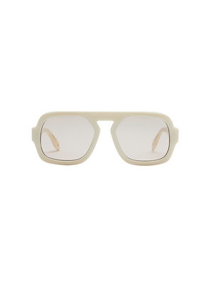 Elisa Johnson Jane Sunglasses in White.