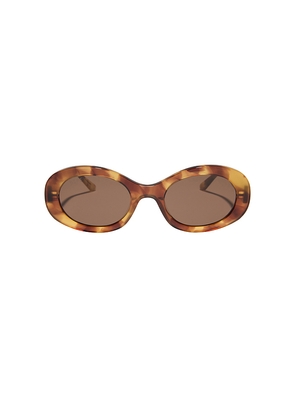 DIFF EYEWEAR Lainey Sunglasses in Brown.