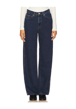DL1961 Kaylen High Rise Soft Curve Straight Jeans in Blue. Size 24. Also in 25, 26, 29, 32.