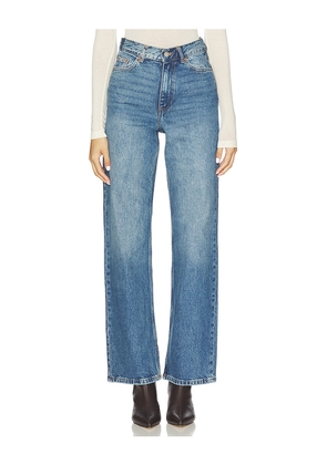 Dr. Denim Echo Straight Jeans in Blue. Size 24. Also in 25, 26, 27, 28, 29, 30, 31, 32.