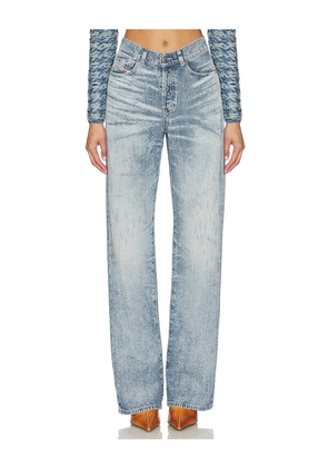 Diesel Sent Straight Leg in Blue. Size 25. Also in 26, 27, 28, 29, 30.