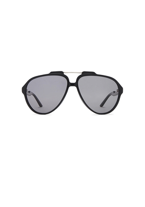 Chimi Ross Sunglasses in Black.