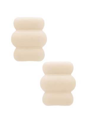 Julietta Barrel Earrings in White.