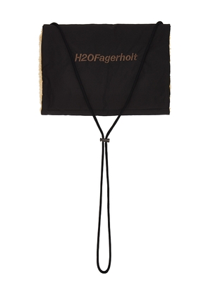 H2OFagerholt Pile Muff in Black.