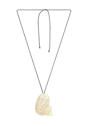 Heaven Mayhem Sea Necklace in Ivory.