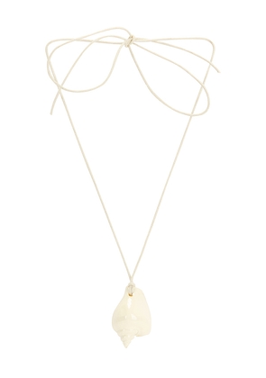 Heaven Mayhem Sea Necklace in White.