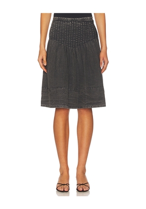 Free People Peyton Pintuck Midi Skirt In Washed Black in Black. Size 0. Also in 2, 4, 8, 10, 12.