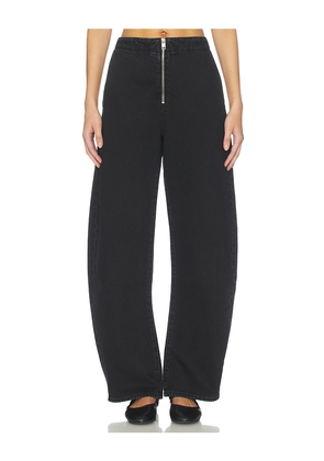 FRAME The Zip Jeans in Black. Size 24. Also in 25, 26, 27, 28, 29, 30, 31, 32, 33, 34.