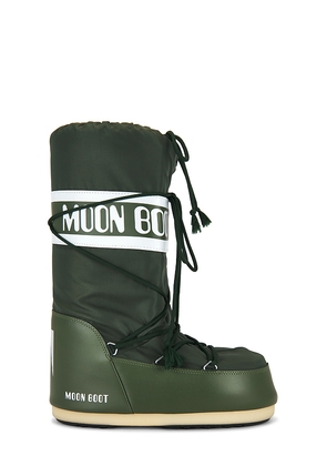 MOON BOOT Icon Nylon Boot in Green. Size 39-41. Also in 42-44, 45-47.