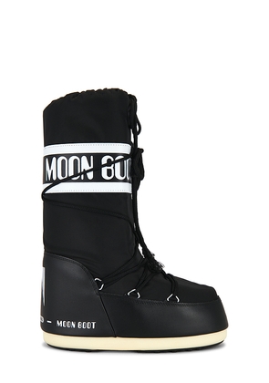 MOON BOOT Icon Nylon Boot in Black. Size 42-44. Also in 45-47.