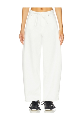 SAMSOE SAMSOE Saharper Belt Jeans in White. Size 24. Also in 28, 30.