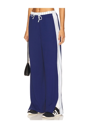 Port de Bras Boxer Pant in Navy. Size M. Also in S, L.