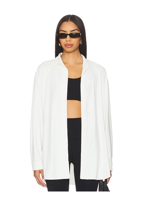 Splits59 Kate Airweight Lite Button Down Top in White. Size L. Also in M, S, XL, XS.