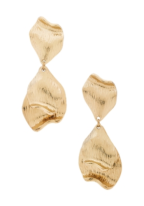 SHASHI Florasion Drop Earring in Metallic Gold.