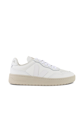Veja V-90 Sneaker in White. Size 35. Also in 39.