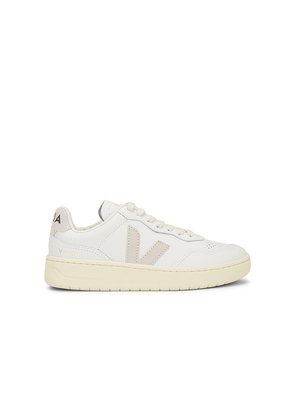 Veja V-90 Sneaker in White. Size 35. Also in 36.