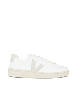 Veja Urca in White. Size 41. Also in 42.