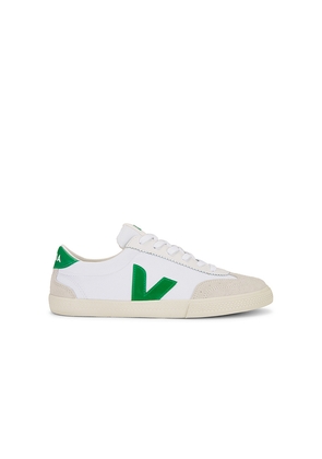 Veja Volley in White. Size 44. Also in 42.