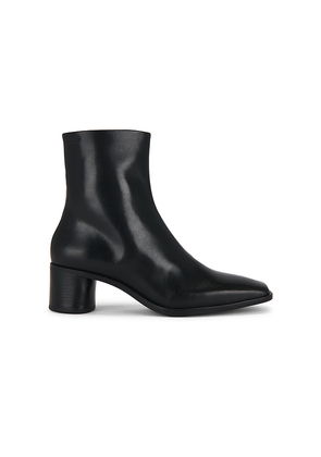 Vagabond Shoemakers Fay Boot in Black. Size 36. Also in 37, 38, 39, 40, 41.
