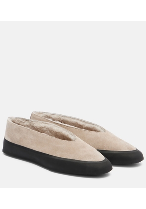 Le Monde Beryl Apres Ski shearling-lined suede flats