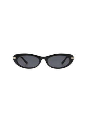 Banbe Rae Sunglasses in Black.