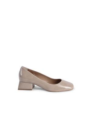 19V69 Italia Beige Leather Ballet Flats - EU40/US10