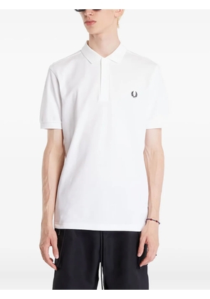 Fred Perry logo-embroidered piqué polo shirt - White