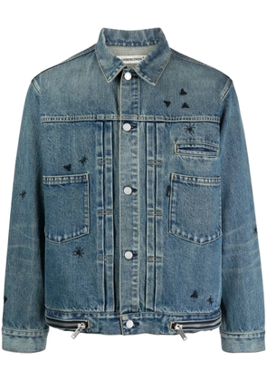 Undercover bee-embroidered denim jacket - Blue