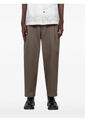 Drôle De Monsieur pleat-detail cotton trousers - Grey