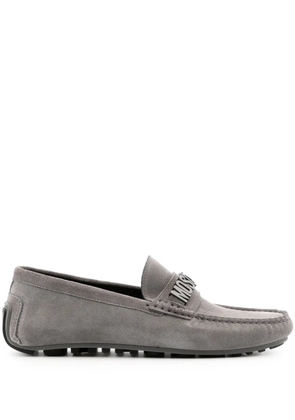 Moschino logo-plaque detail loafers - Grey