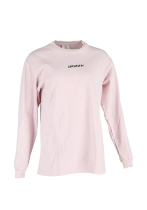 VETEMENTS inverted-logo long-sleeve T-shirt - Pink