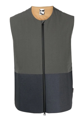 GR10K zip-up collarless gilet - Grey